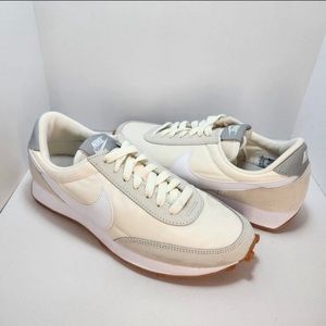 Nike daybreak sneaker